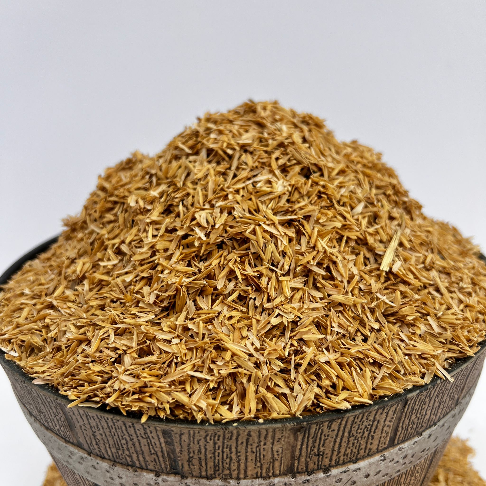 Rice Hulls | Clean-Look Organic Mulch | Blocks Weeds, Algae & Insects
